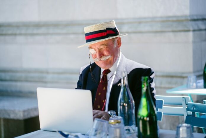 Coffee Shop - Moustache - Monocle
