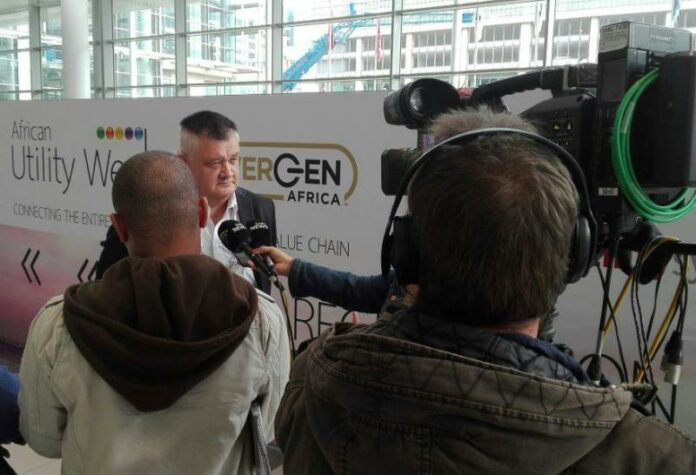 Independent energy expert Ted Blom addressing the media at AUW 2019