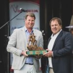 Vinpro chairman Anton Smuts receives prestigious Pon van Zyl trophy